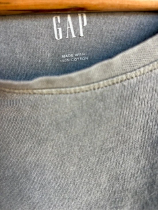 GAP Vintage-Style Green Tee - Picture 2 of 5